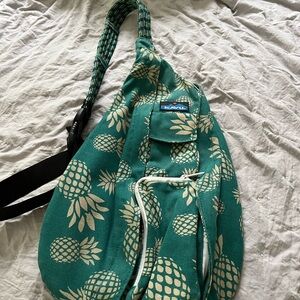Kavu brand Green print casual bag